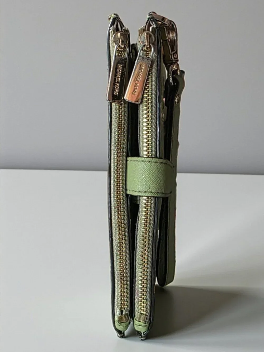 EUC MICHAEL KORS Jet Set Travel Double Zip Wallet Saffiano Leather Light Sage